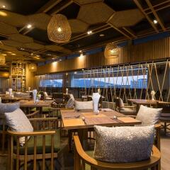 Oakwood Hotel Journeyhub Phuket Патонг интерьер отеля