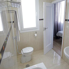 Отель Alda Estación Испания, Виго - отзывы, цены и фото номеров - забронировать отель Alda Estación онлайн ванная