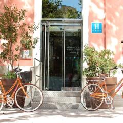 Отель Petit Palace Plaza del Carmen спортивное сооружение