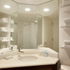 Отель Hampton Inn & Suites Springdale ванная фото 2