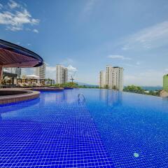 Отель Quinter Central Nha Trang бассейн