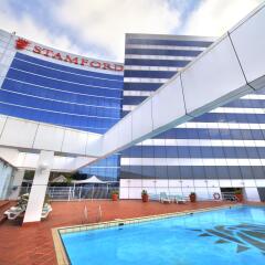 Отель Stamford Plaza Sydney Airport бассейн