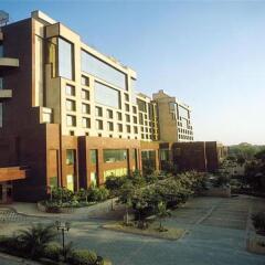 Отель Sheraton New Delhi Hotel Индия, Нью-Дели - отзывы, цены и фото номеров - забронировать отель Sheraton New Delhi Hotel онлайн вид на фасад фото 3