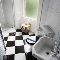 Отель Regent House Hotel - B&B Великобритания, Эдинбург - отзывы, цены и фото номеров - забронировать отель Regent House Hotel - B&B онлайн ванная фото 2