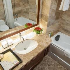 Nhat Ha 1 Hotel ванная