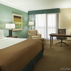 Отель Holiday Inn Toronto - Yorkdale Канада, Торонто - отзывы, цены и фото номеров - забронировать отель Holiday Inn Toronto - Yorkdale онлайн комната для гостей