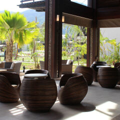 Отель The H Resort Beau Vallon Beach гостиничный бар