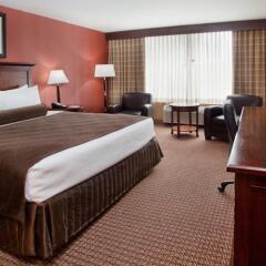 Отель Crowne Plaza Cleveland South-Independence комната для гостей фото 4