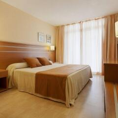 Отель Beverly Park & Spa Испания, Бланес - 10 отзывов об отеле, цены и фото номеров - забронировать отель Beverly Park & Spa онлайн комната для гостей фото 2