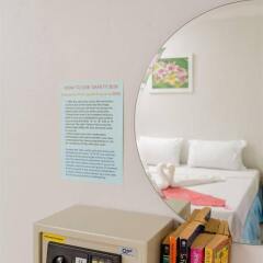 Отель Eing Lay Beach Guest House сейф в номере