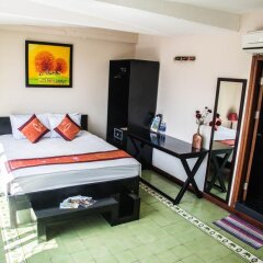 Отель Vietnam Backpacker Hostels Downtown Ханой сейф в номере