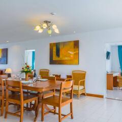 Отель Waterfront Suites Phuket by Centara комната для гостей фото 4