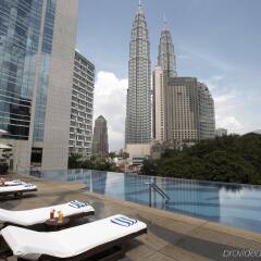 Отель Impiana KLCC Hotel Малайзия, Куала-Лумпур - 9 отзывов об отеле, цены и фото номеров - забронировать отель Impiana KLCC Hotel онлайн бассейн фото 2