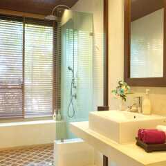 Отель Crown Lanta Resort & Spa Ланта ванная