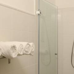 Отель Karma Boutique Apartments Венгрия, Будапешт - отзывы, цены и фото номеров - забронировать отель Karma Boutique Apartments онлайн ванная