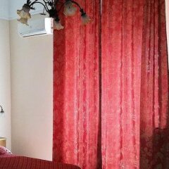 Hotel City Бари сейф в номере