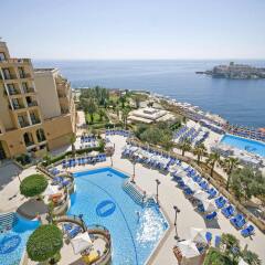 Corinthia Hotel St. George's Bay бассейн