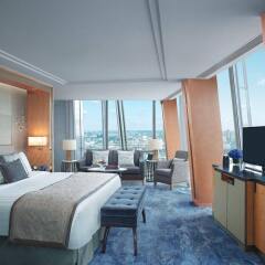 Shangri-La Hotel at The Shard, London комната для гостей фото 3