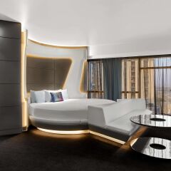V Hotel Dubai, Curio Collection by Hilton комната для гостей