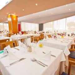 Aqua Hotel Montagut Suites