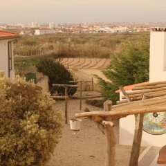 Almagreira Surf Hostel пляж