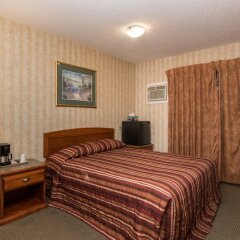 Отель Canadas Best Value Inn Calgary Chinook Station Канада, Калгари - отзывы, цены и фото номеров - забронировать отель Canadas Best Value Inn Calgary Chinook Station онлайн комната для гостей фото 3