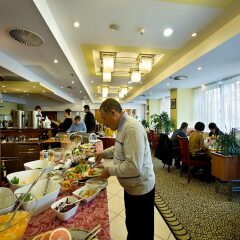 Отель Ramada by Wyndham Prague City Centre Чехия, Прага - - забронировать отель Ramada by Wyndham Prague City Centre, цены и фото номеров питание фото 3