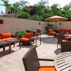 Отель Four Points by Sheraton Long Island City с домашними животными