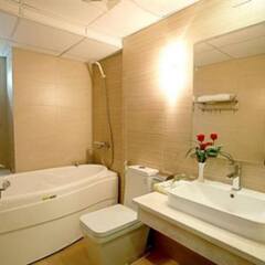Skylark Hotel ванная