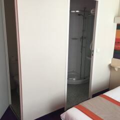 Comfort Hotel Paris La Fayette сейф в номере
