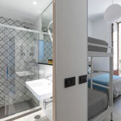 Отель Hostal Castilla II Puerta del Sol балкон