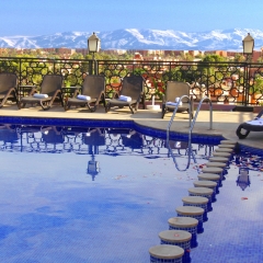 Imperial Plaza Hotel бассейн