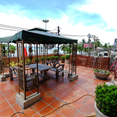 Red Balcony Hotel гостиничный бар