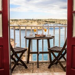 Отель Luciano Al Porto Boutique Accommodation Валетта балкон