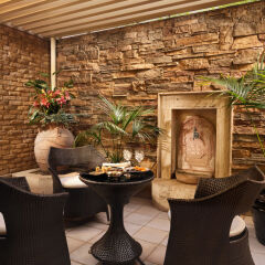 Отель Holiday Suites Афины спа