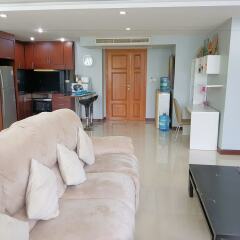 Отель A Large 2 BR-3 Baths 207 Downtown Паттайя комната для гостей фото 3