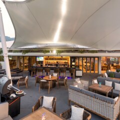 Oakwood Hotel Journeyhub Phuket Патонг гостиничный бар