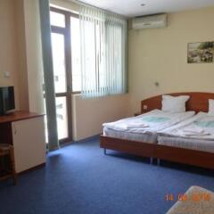 Отель Guesthouse Opal Болгария, Равда - отзывы, цены и фото номеров - забронировать отель Guesthouse Opal онлайн удобства в номере