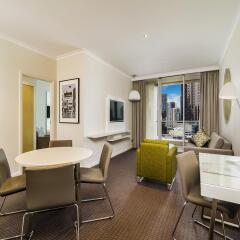 Отель Clarion Suites Gateway комната для гостей фото 3