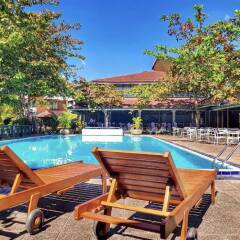 Отель Tree of Life Nature Resort бассейн