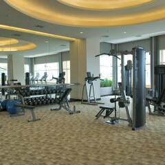 The Narathiwas Hotel & Residence Sathorn Bangkok фитнесс-зал фото 2