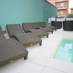 Отель Residence Beach Paradise Италия, Римини - отзывы, цены и фото номеров - забронировать отель Residence Beach Paradise онлайн бассейн