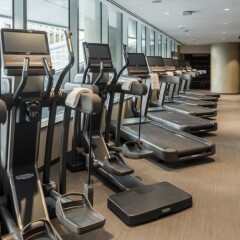 Отель Trump International Hotel & Tower Vancouver Канада, Ванкувер - отзывы, цены и фото номеров - забронировать отель Trump International Hotel & Tower Vancouver онлайн фитнесс-зал фото 3