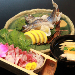 Отель Kikuchikeikoku Onsen Iwakura Минамиогуни питание