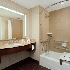 Отель Hilton Garden Inn Washington DC/Georgetown Area США, Вашингтон - отзывы, цены и фото номеров - забронировать отель Hilton Garden Inn Washington DC/Georgetown Area онлайн ванная