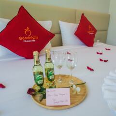 Отель Goodnight Phuket Villa Бухта Чалонг в номере