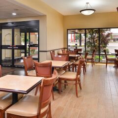 Отель Red Roof Inn & Suites Columbus - W. Broad США, Колумбус - отзывы, цены и фото номеров - забронировать отель Red Roof Inn & Suites Columbus - W. Broad онлайн питание фото 3