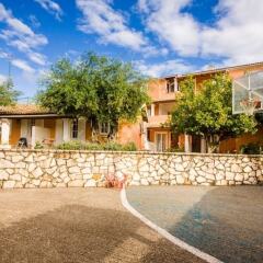 Отель Memento Kassiopi Resort парковка