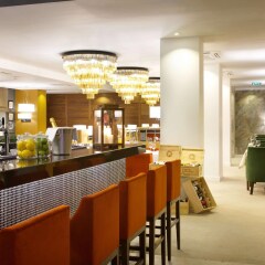 Гостиница DoubleTree by Hilton Kazan City Center в Казани - забронировать гостиницу DoubleTree by Hilton Kazan City Center, цены и фото номеров Казань гостиничный бар