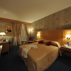 Le Passage Cairo Hotel & Casino сейф в номере
